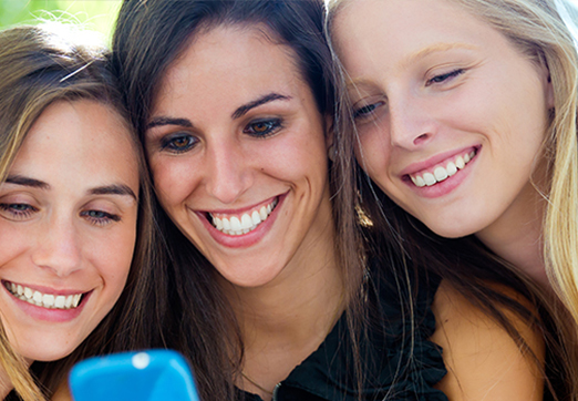 How to Stay HIPAA Compliant While Texting Dental Patients?